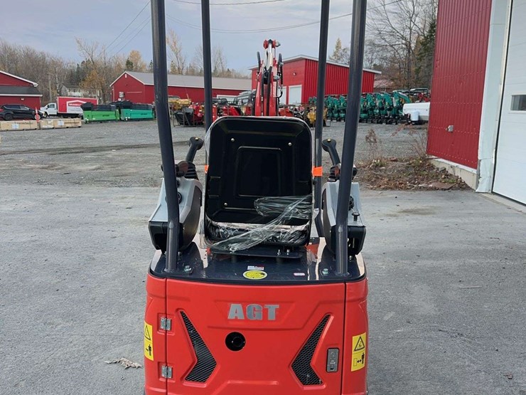 2025-agt-mx15z-mini-excavator-image-6