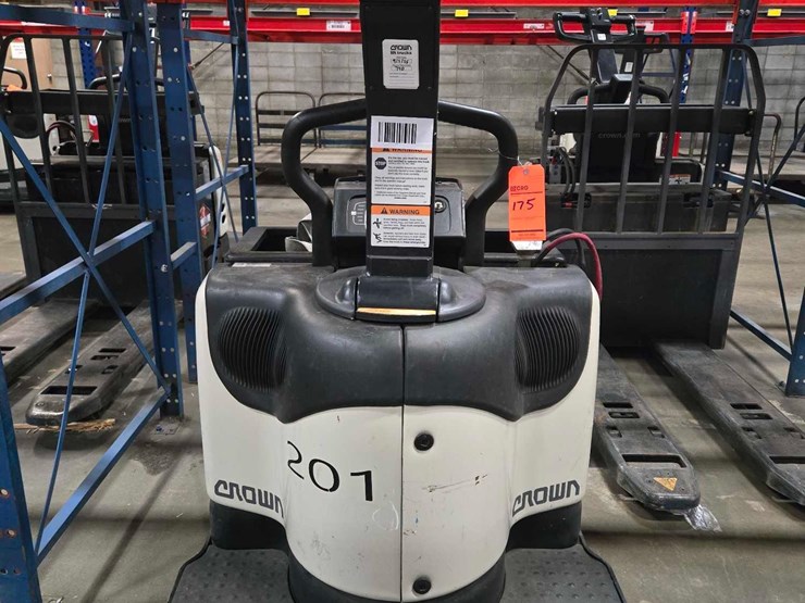 2019-crown-pe4500-60-image-4