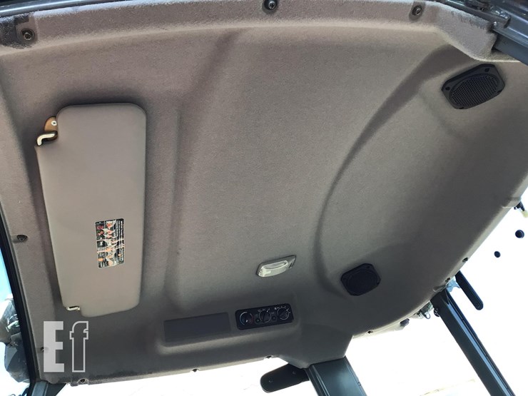 2015-kubota-m7060-image-12