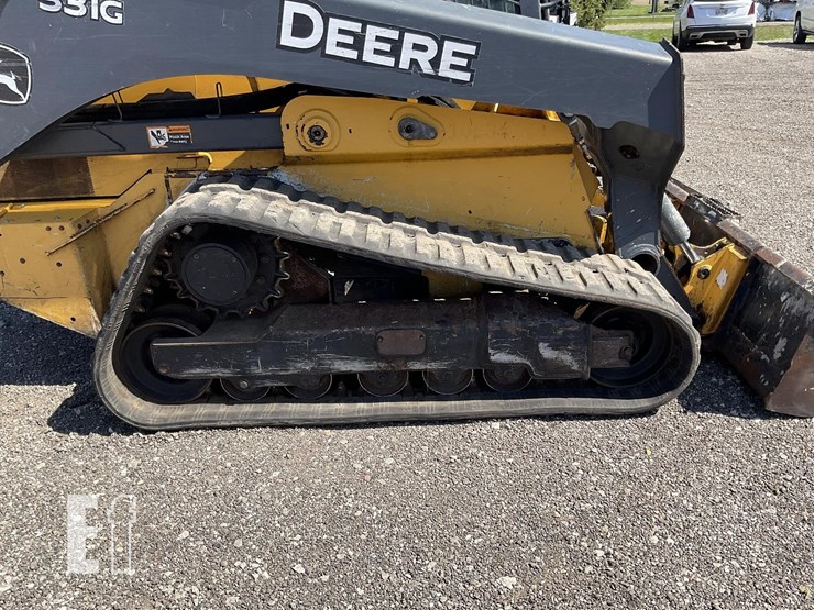 2017-deere-331g-image-14