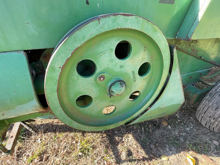 john-deere-336-image-34