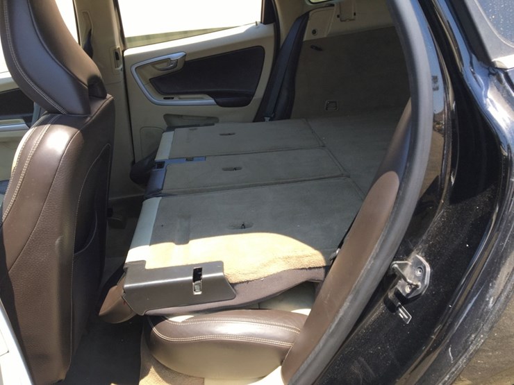 2012-volvo-xc60-image-9