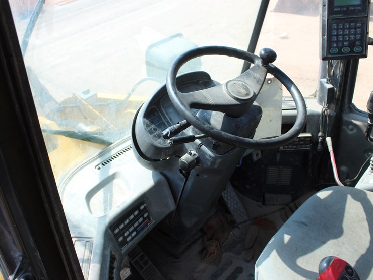 komatsu-wa500-3l-image-7