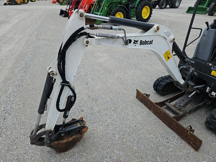 2016-bobcat-e20-image-3