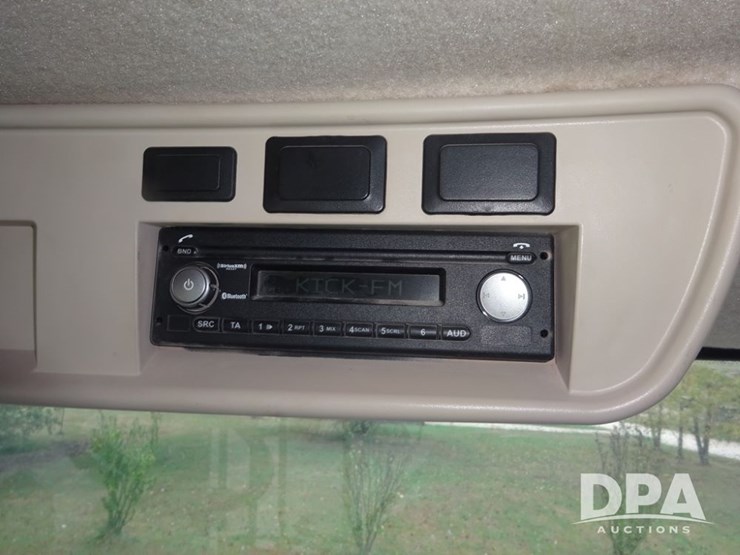 2018-john-deere-f4365-image-86