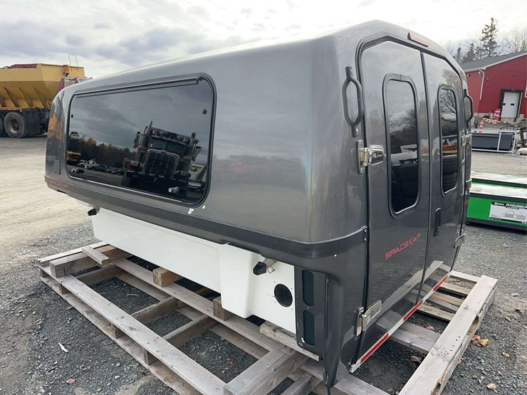 space-kap-for-8’-box-image-6