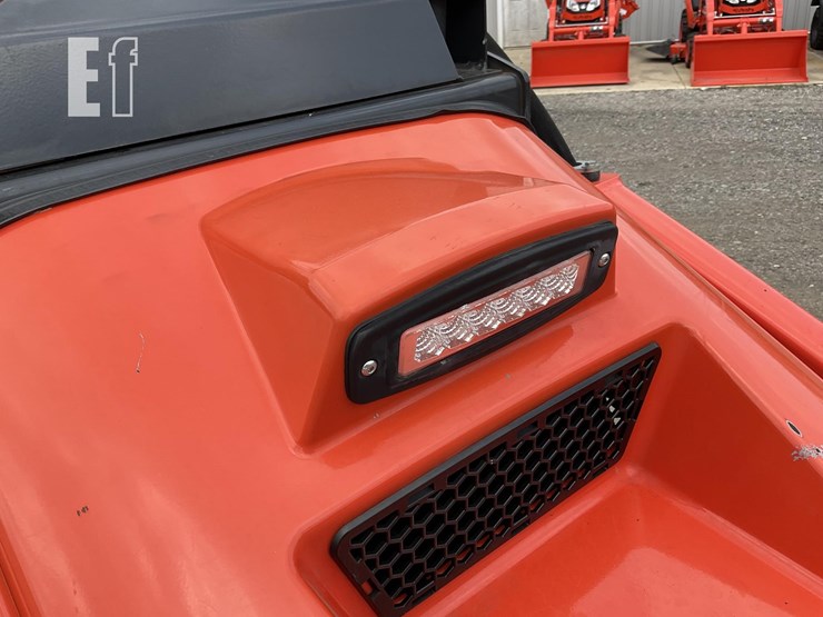 2024-kubota-scl1000-image-11