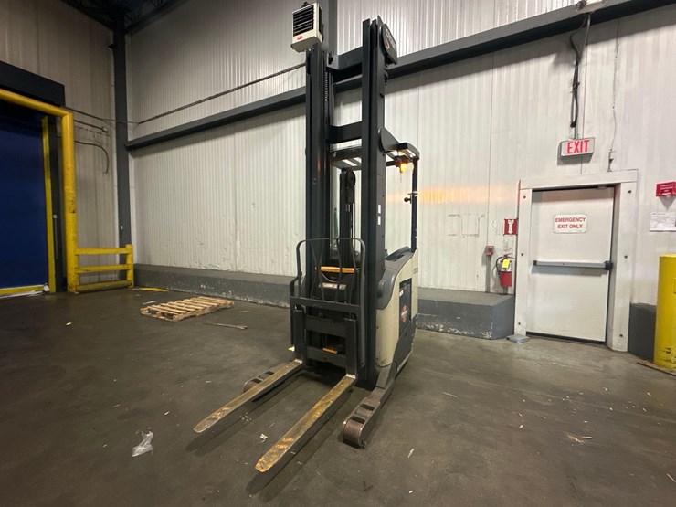 2019-crown-rr5725-35-image-3