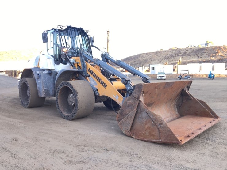 2022-liebherr-l546-image-3