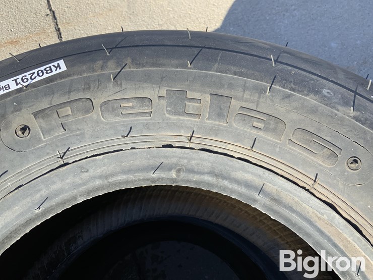 11l-15-implement-tires-image-10
