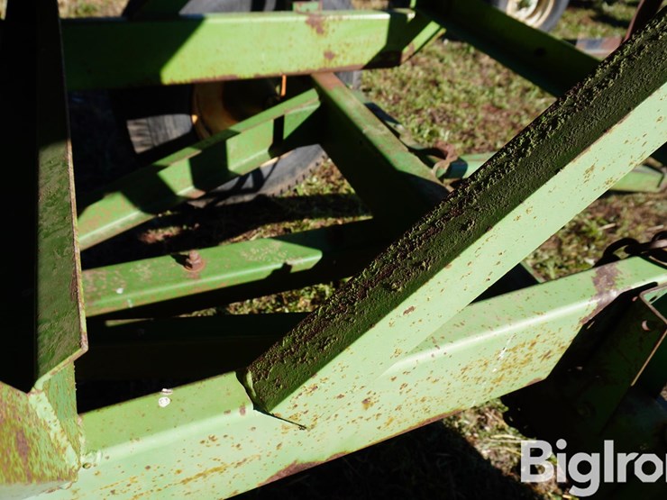 john-deere-1075-image-16