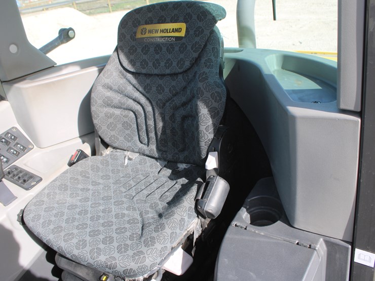 2021-new-holland-w80c-image-38