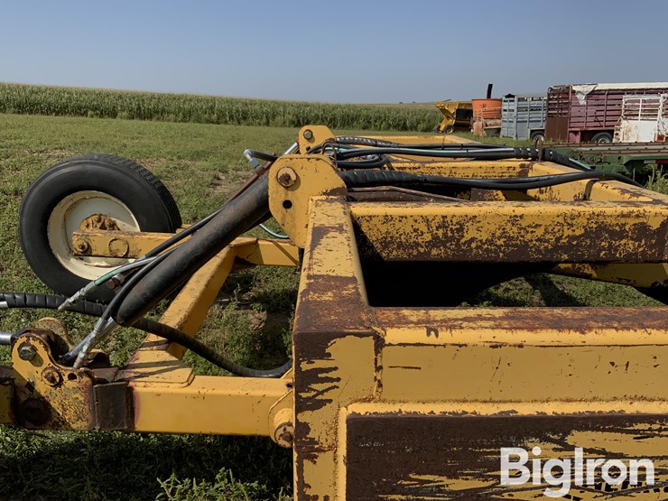 henke-buffalo-12’-feedlot-scraper-image-18
