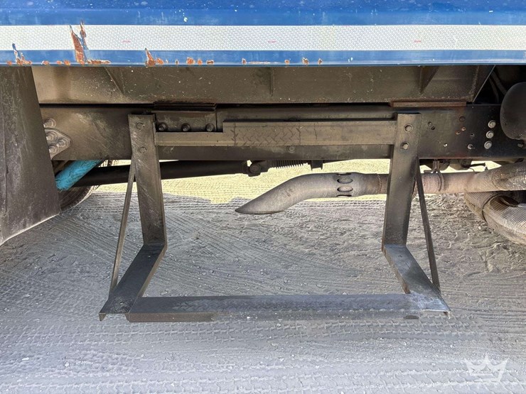 2017-ford-f650-image-21