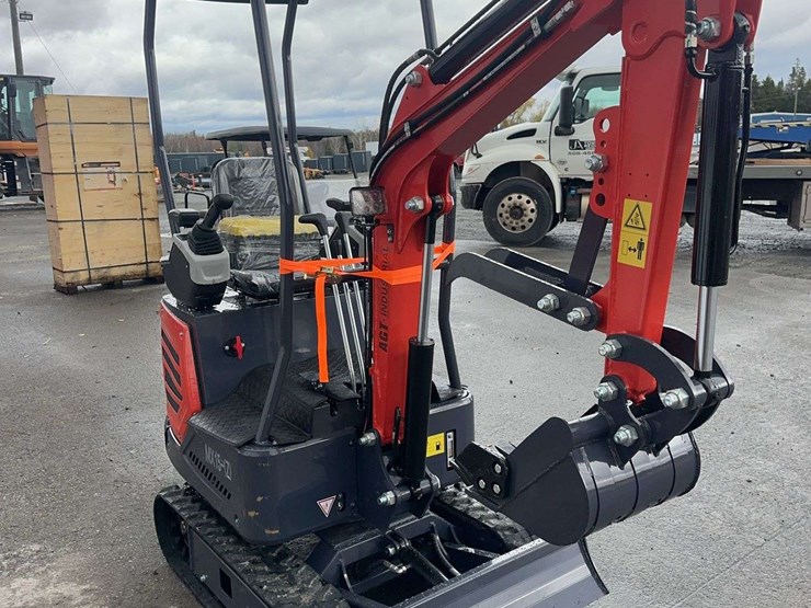 2025-agt-mx15z-mini-excavator-image-3