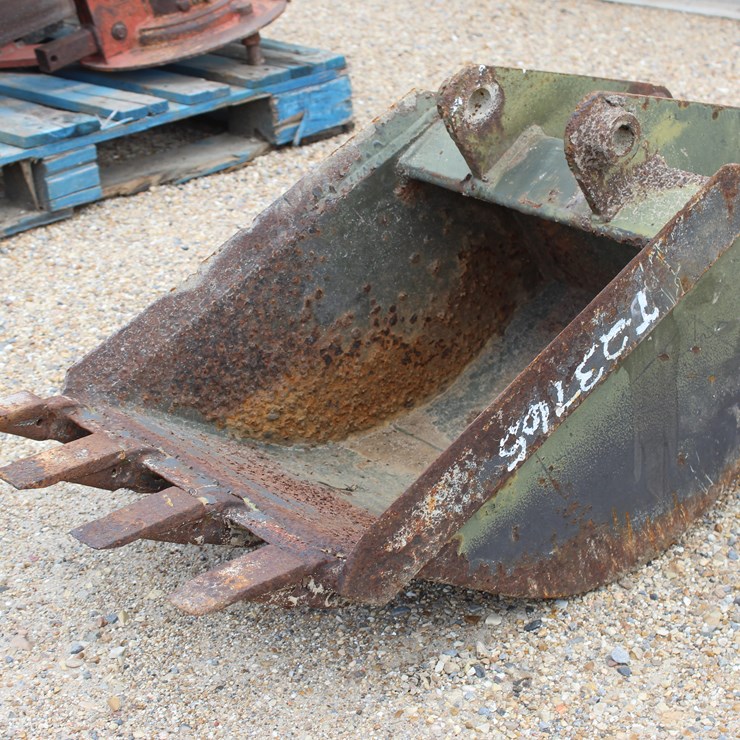 #2776 • DIGGING BUCKET