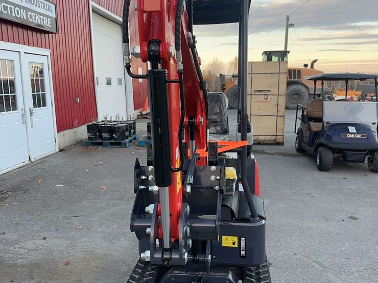 2025-agt-mx15z-mini-excavator-image-2