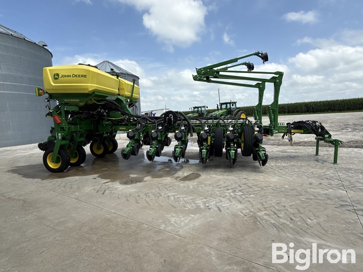 2022-john-deere-1775-image-4