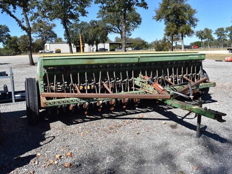 john-deere-8300-image-2