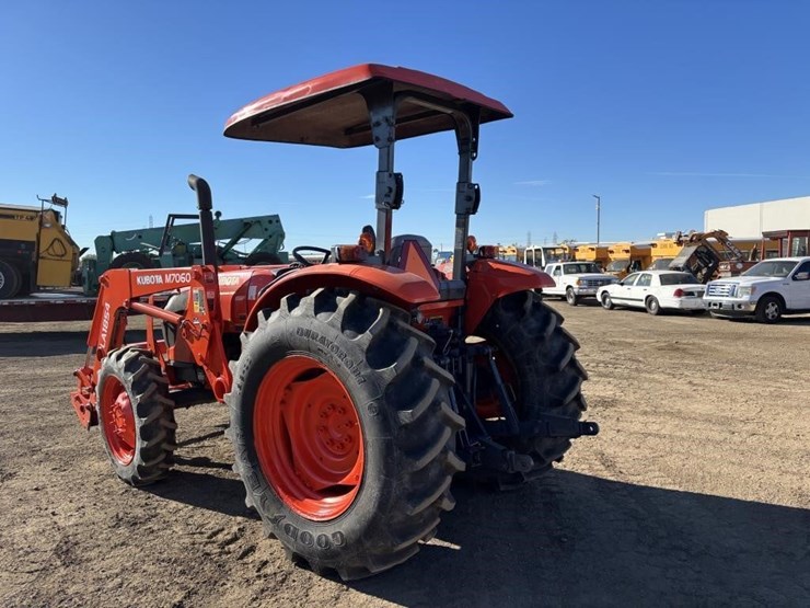2019-kubota-m7060d-image-4
