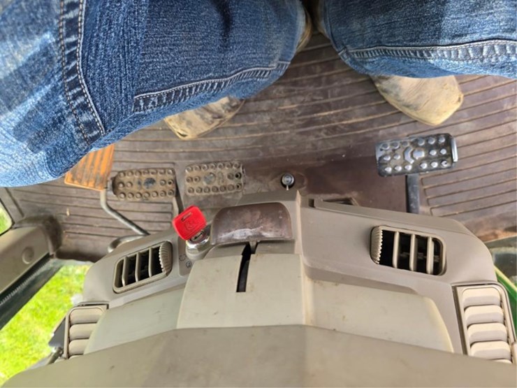 john-deere-7520-image-44