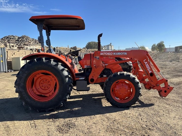 2019-kubota-m7060d-image-7