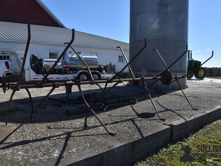 american-machine-6-row-corn-reel-w/brackets-image-1