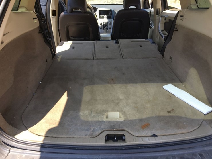 2012-volvo-xc60-image-10