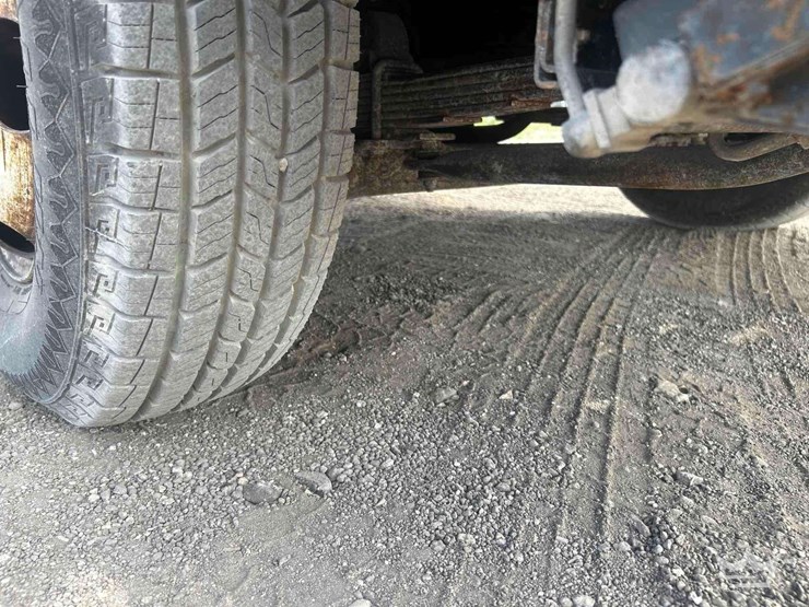 2002-isuzu-npr-image-33