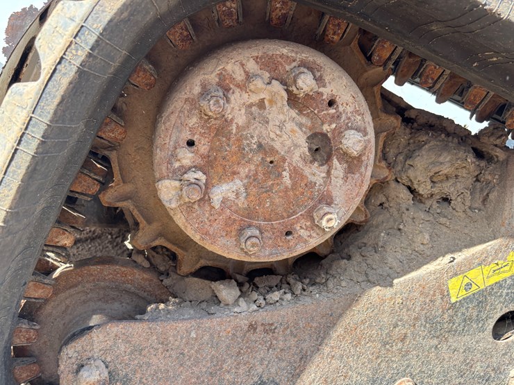 2014-bobcat-t750-image-6