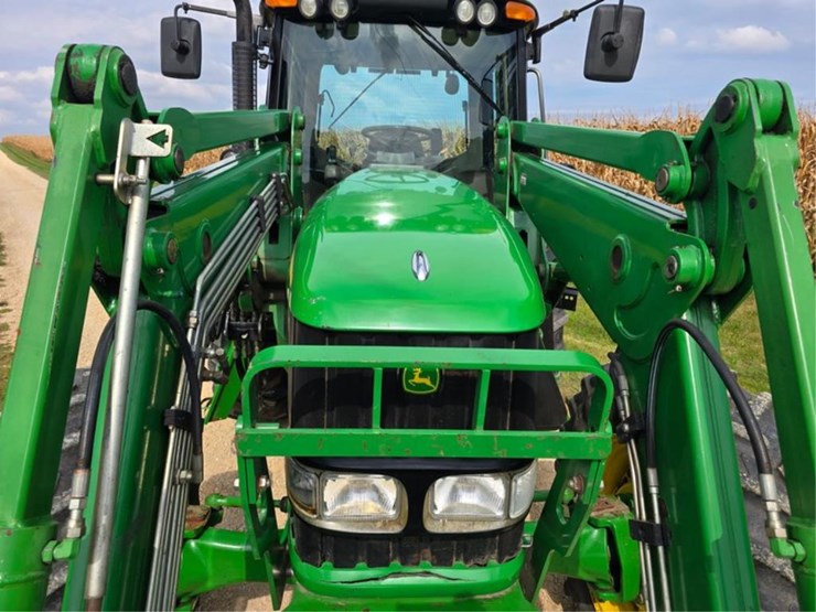 john-deere-7520-image-24