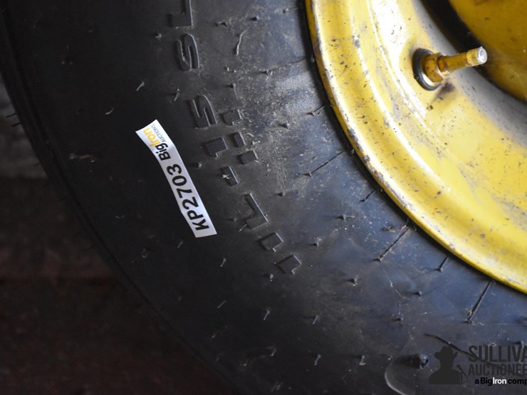 11l-15sl-tire-and-rim-image-5