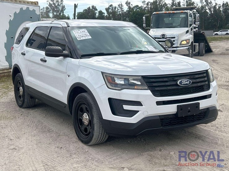 2018-ford-explorer-image-2