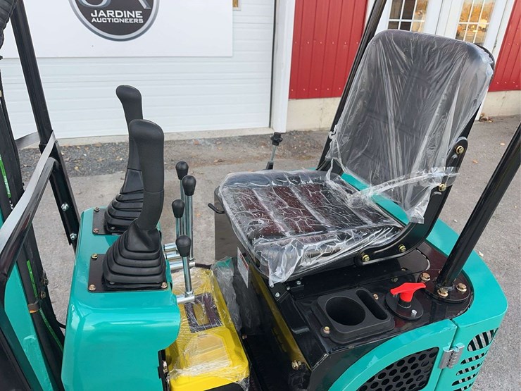 2025-cfg-qh12r-mini-excavator-image-13