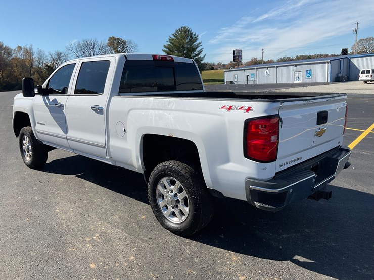 2015-chevrolet-silverado-image-6