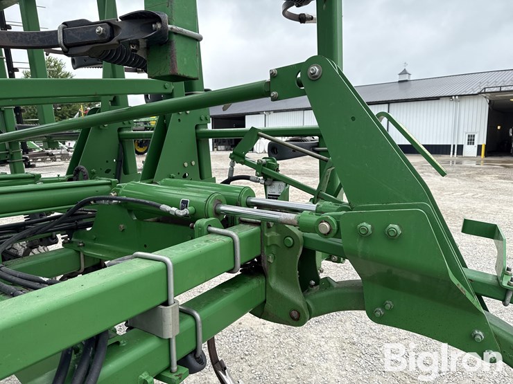 john-deere-2210-image-12