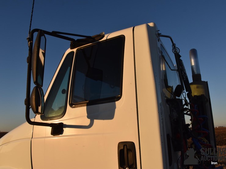 2007-international-8600-image-16