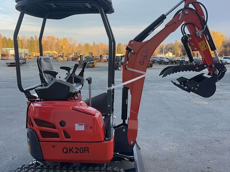 2025-cfg-qk20r-mini-excavator-image-4