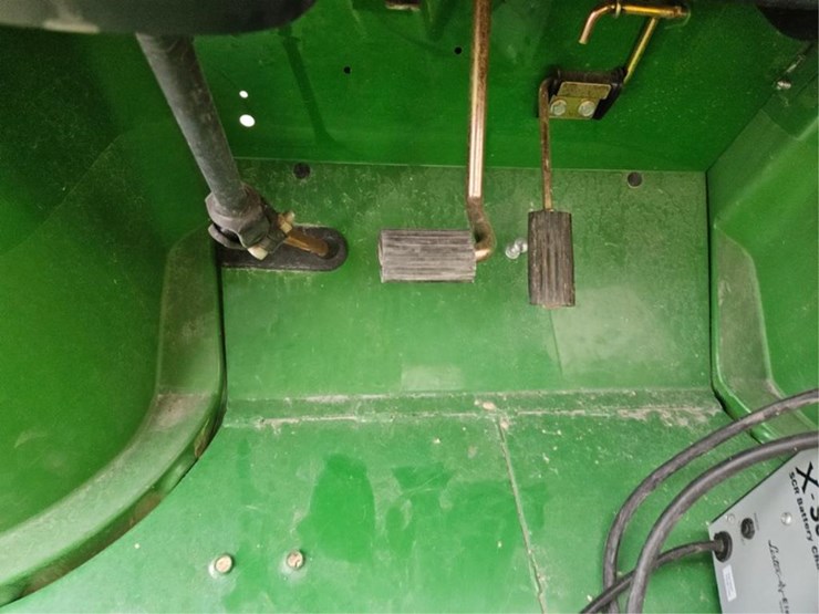 2011-john-deere-gator-image-25