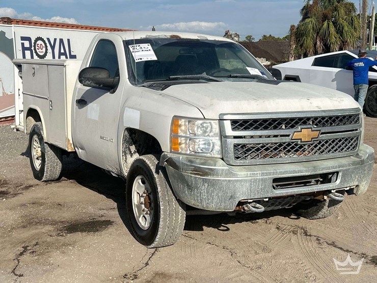 2012-chevrolet-silverado-2500hd-image-2