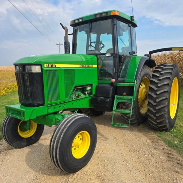 JOHN DEERE 7610