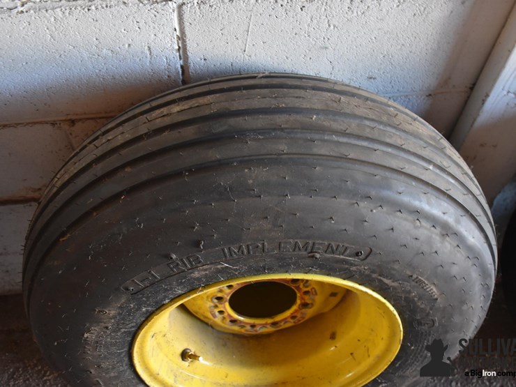 11l-15sl-tire-and-rim-image-4