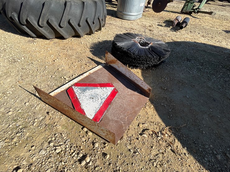 #5947-•-misc.-farm-related-items-image-3