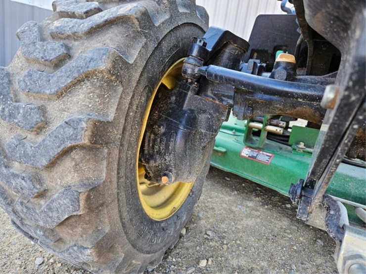 john-deere-2320-image-34
