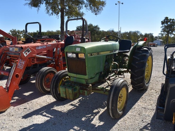 john-deere-1050-image-1