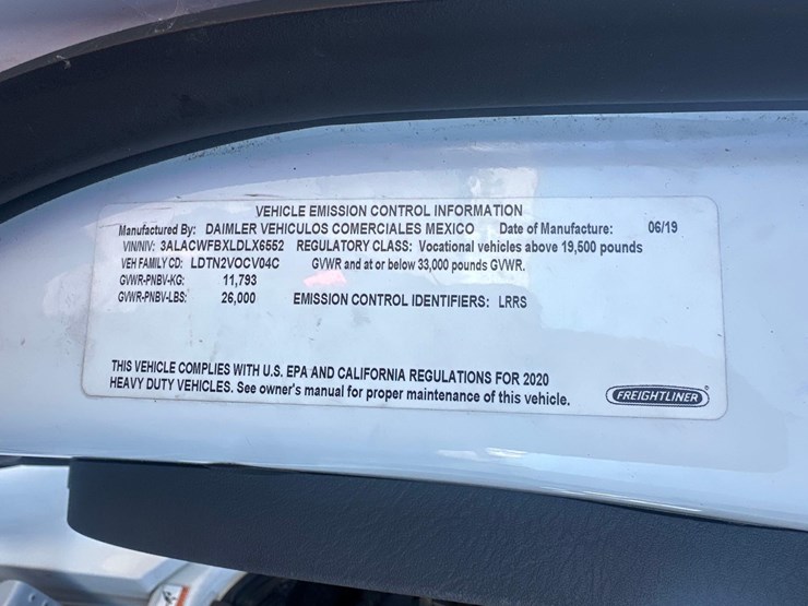 2020-freightliner-m2-106-image-4