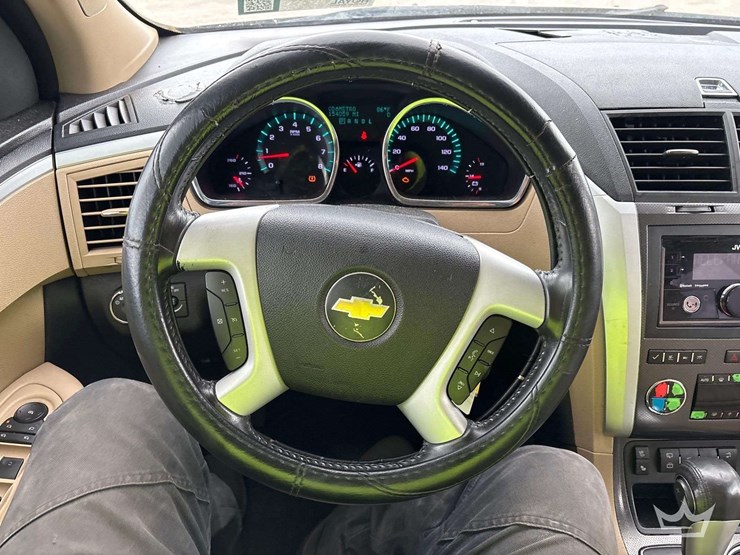 2010-chevrolet-traverse-image-14