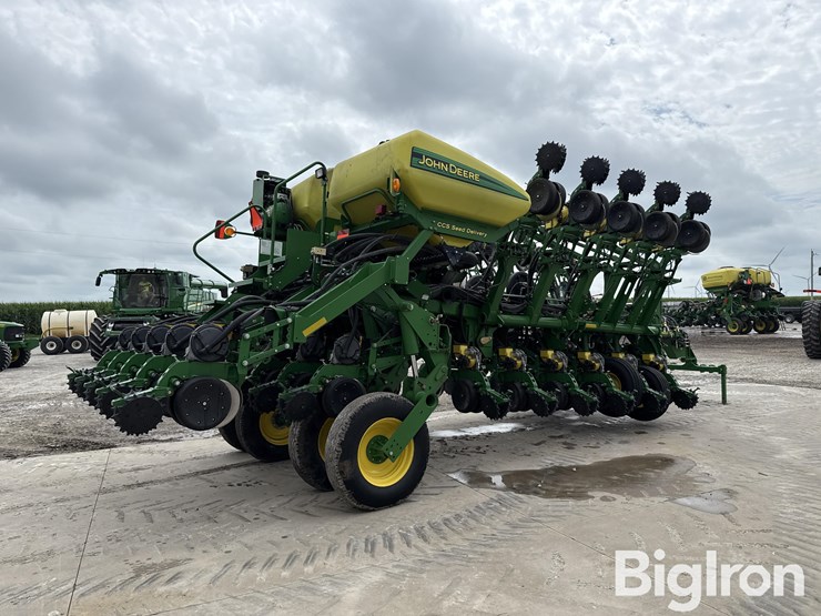 john-deere-16-image-5