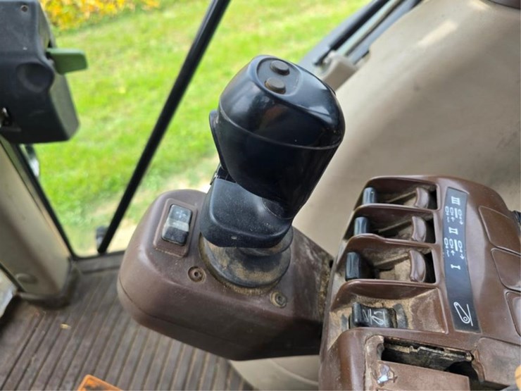 john-deere-7520-image-49