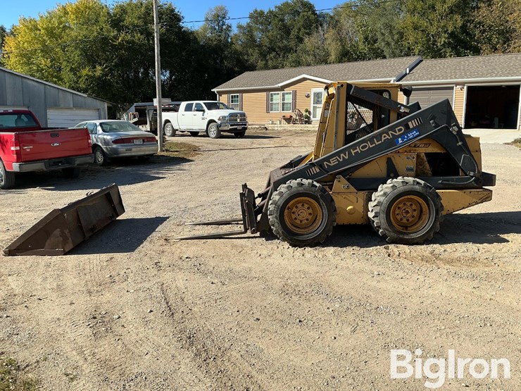 1990-new-holland-l785-image-8